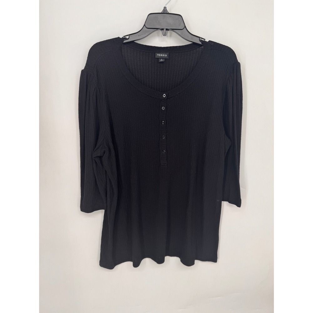 Torrid Henley Top Women 3 Black EUC Ribbed Knit 3/4 Sleeve Button Front Scoop